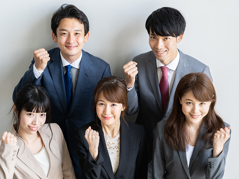 不動産営業／不動産仕入れ〜仲介業務【年収1000万円以上も可！就業環境充実】